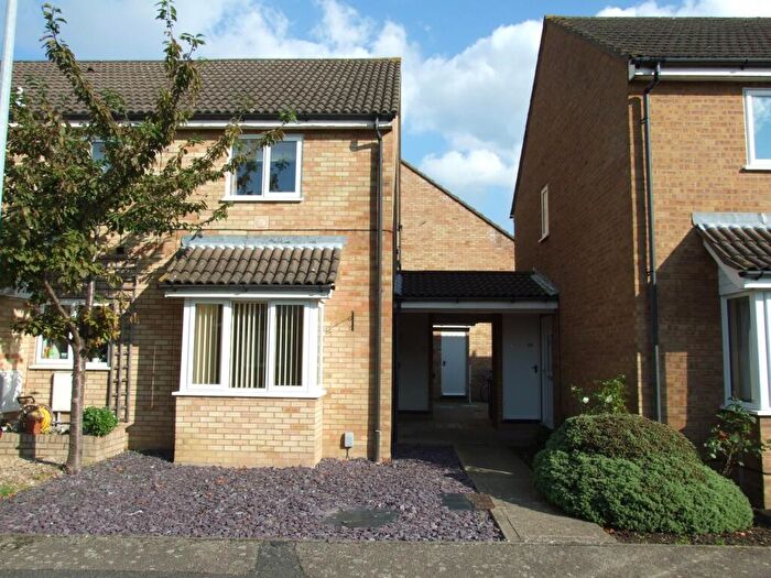2 Bedroom Cluster House To Rent In Derwent Close, St. Ives, Cambridgeshire, PE27