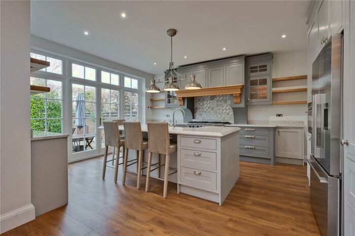 5 Bedroom Detached House To Rent In Herons Croft, Weybridge, Surrey, KT13