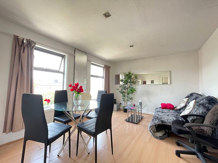 1 Bedroom Flat To Rent In Penywern Road, Earls Court, London, SW5