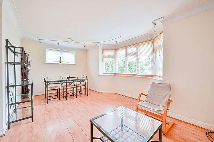 2 Bedroom Flat For Sale In Audley Court, Ealing, London, W5