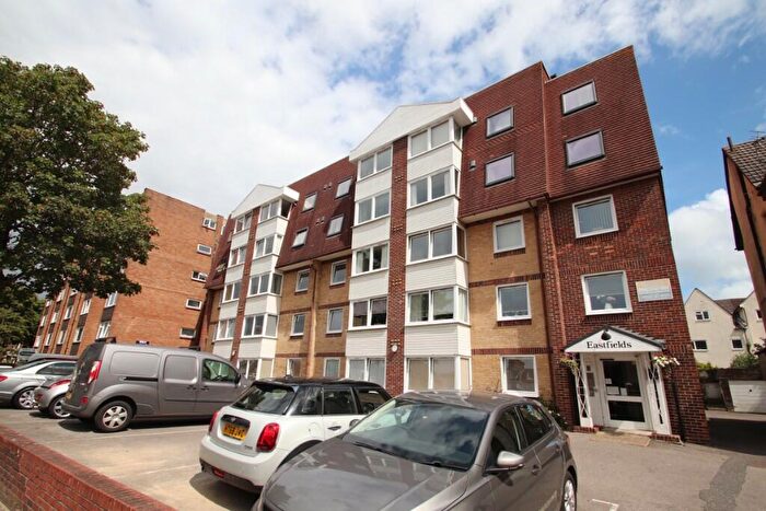 2 Bedroom Retirement Property For Sale In Victoria Road North, Portsmouth, Hampshire, PO5