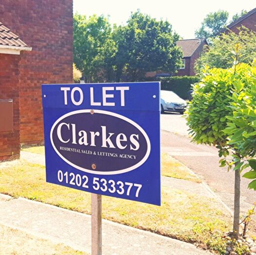 2 Bedroom Flat To Rent In Bed Flat On Richmond Park Road, BH8