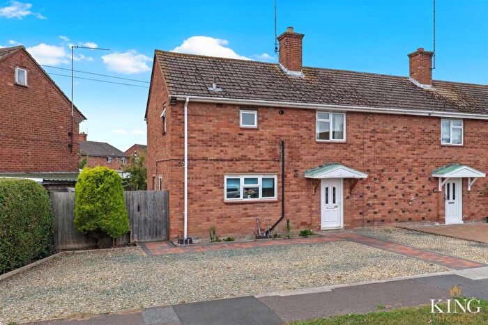 3 Bedroom Semi Detached House For Sale In Hertford Road, Alcester, B49