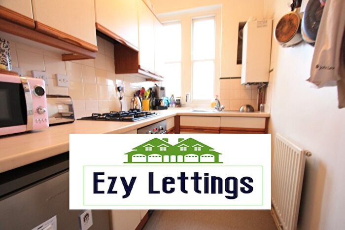 2 Bedroom Flat To Rent In Woodlands, Clapham Common North Side, SW4