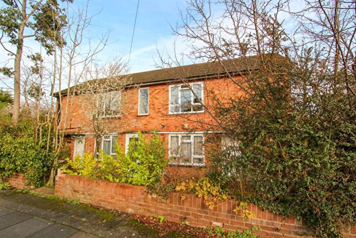 Studio To Rent In Hill Lane, Ruislip, HA4