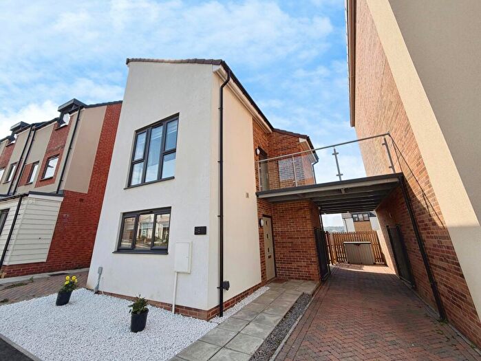 2 Bedroom Detached House For Sale In Chapel Rigg Drive, Scotswood, Newcastle Upon Tyne, NE15