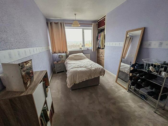 3 Bedroom Terraced House For Sale In Wollaton Avenue, Gedling, Nottingham, NG4