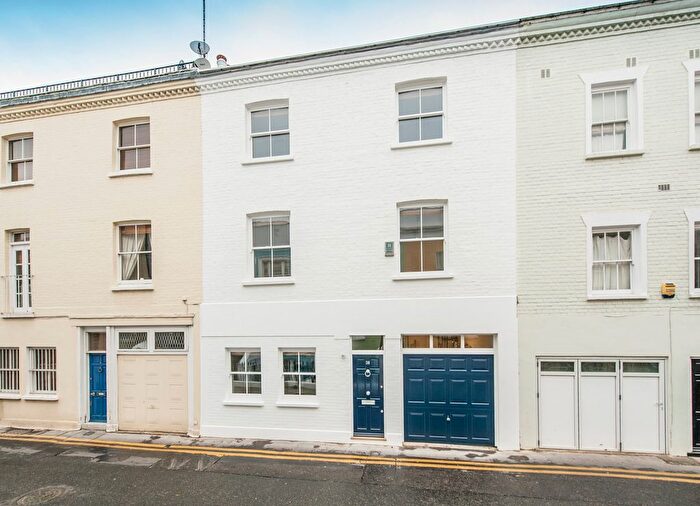 2 Bedroom Mews To Rent In Redfield Lane, Earls Court, London, SW5