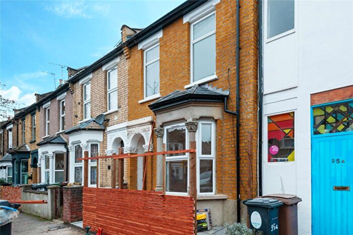 1 Bedroom Flat To Rent In Lynmouth Road, Walthamstow, London, E17