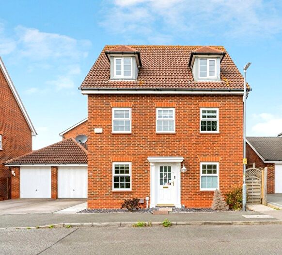 5 Bedroom Detached House For Sale In Nicolson Drive, Leighton Buzzard, Bedfordshire, LU7
