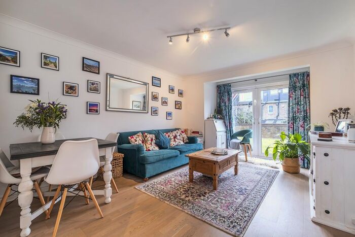 1 Bedroom Flat To Rent In Ravensbury Road, London, SW18