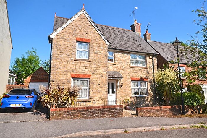 3 Bedroom Detached House For Sale In Nonesuch Close, Dorchester, DT1