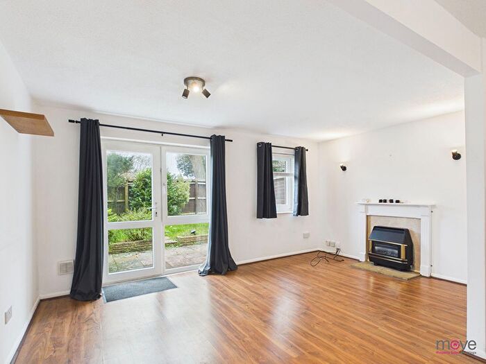 2 Bedroom Property To Rent In Aston Grove, Cheltenham, GL51