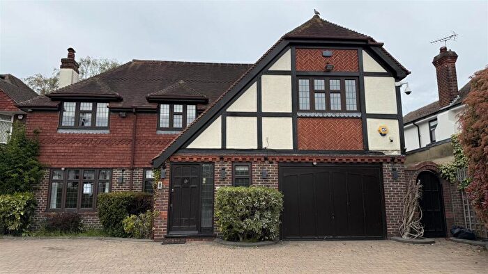 5 Bedroom Detached House For Sale In Wansunt Road, Bexley, DA5