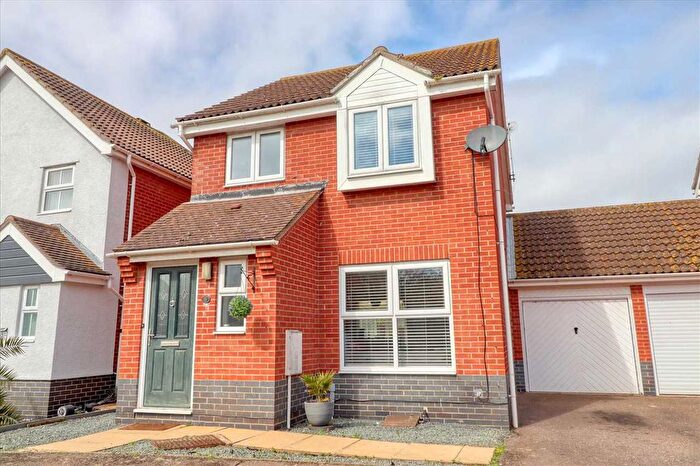 3 Bedroom Detached House For Sale In Lulworth Close, Clacton On Sea, CO15