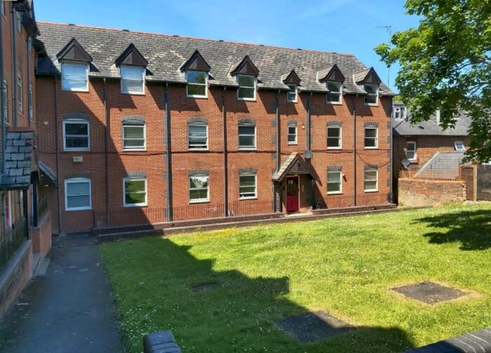 2 Bedroom Flat To Rent In Dale Road, Reading RG2