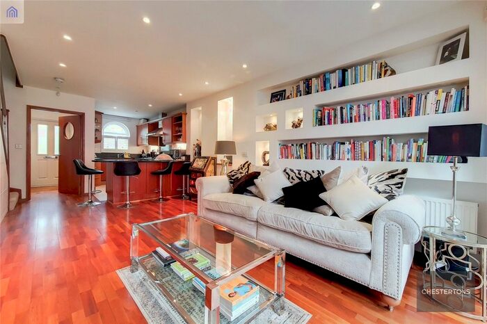 2 Bedroom End Of Terrace House To Rent In Verona Court, London, W4