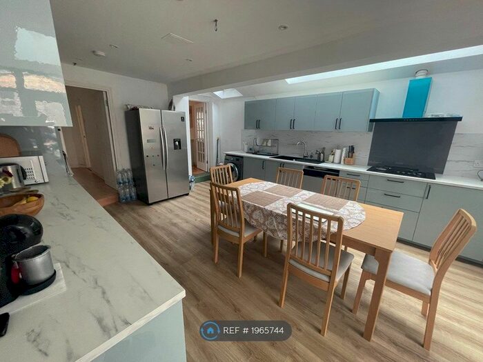 5 Bedroom Terraced House To Rent In Stock Street, London, E13