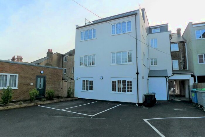 2 Bedroom Apartment To Rent In High Street, Orpington, BR6