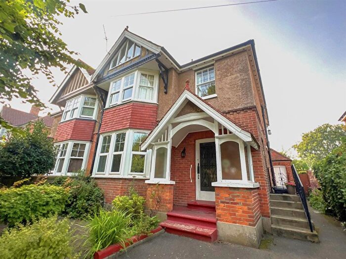 2 Bedroom Flat To Rent In Colebrooke Road, Bexhill-On-Sea, TN39