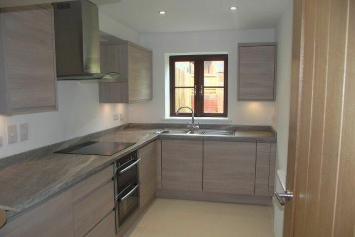 4 Bedroom Property To Rent In Padbrook Mews, Cullompton EX15