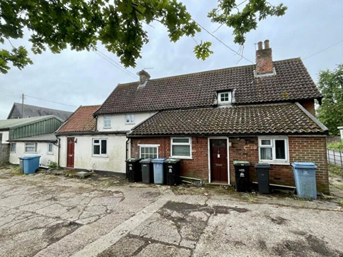 5 Bedroom Semi-Detached House For Sale In & Westerfield House Farm Cottages, Humber Doucy Lane, Ipswich, Suffolk, IP4