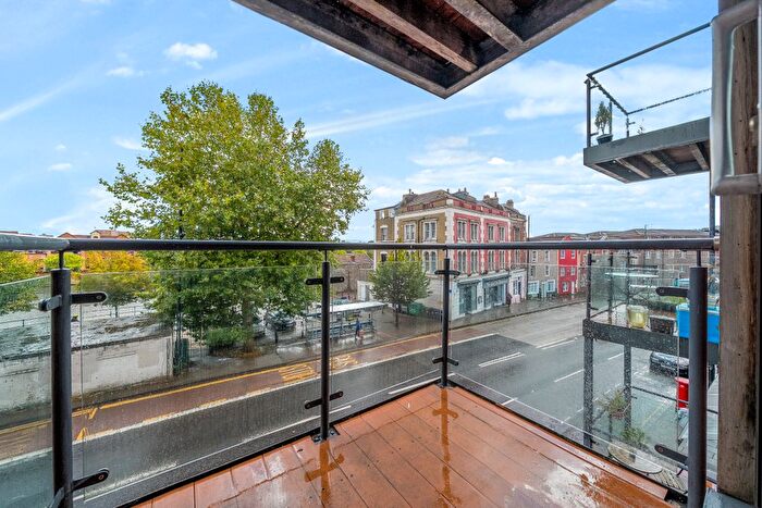 1 Bedroom Flat For Sale In Hotwell Road, Bristol, BS8