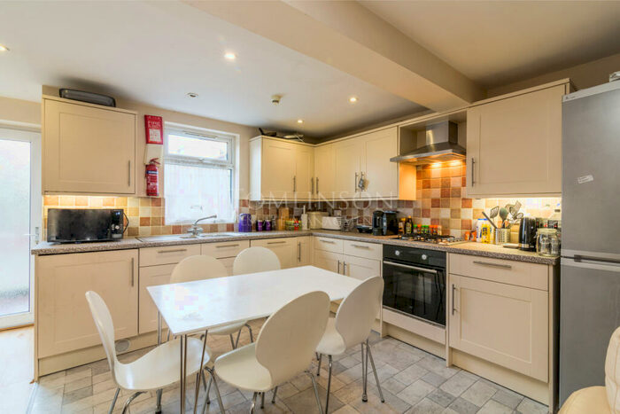 5 Bedroom Terraced House To Rent In Park Road, Lenton, Nottingham, NG7