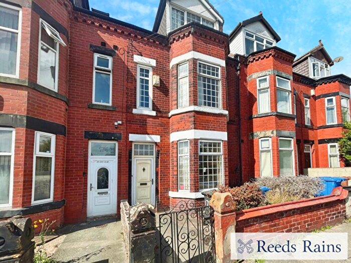 6 Bedroom Terraced House For Sale In Weaste Lane, Salford, Greater Manchester, M5