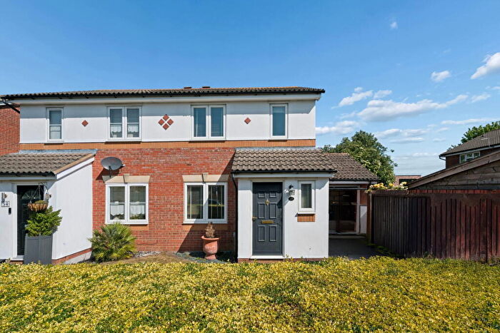 3 Bedroom Semi-Detached House For Sale In Sale Drive, Clothall Common, Baldock, SG7