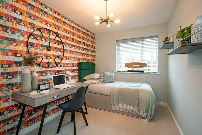 2 Bedroom Apartment For Sale In The Canthook, Old Royal Chace, Enfield, EN2