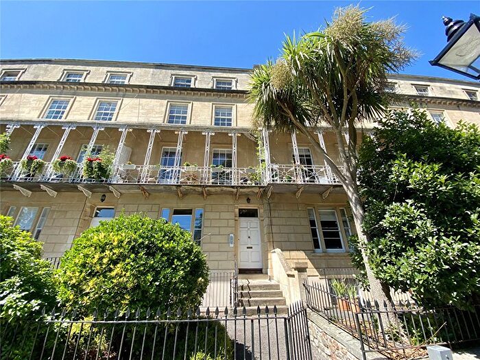 2 Bedroom Flat To Rent In South Parade Mansions, Oakfield Road, Clifton, Bristol, BS8