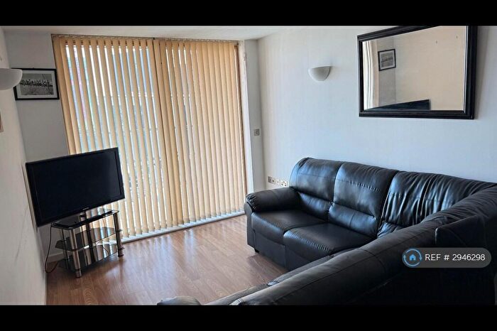 2 Bedroom Flat To Rent In Wellington St, Leeds, LS1