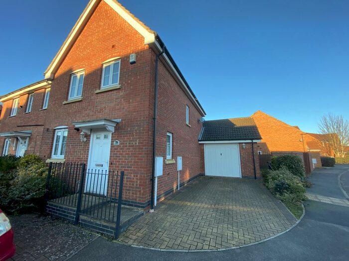 3 Bedroom Semi-Detached House To Rent In Hardwicke Close, Grantham, NG31