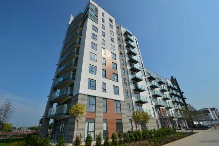 2 Bedroom Flat To Rent In Marina Heights, Gillingham, ME7