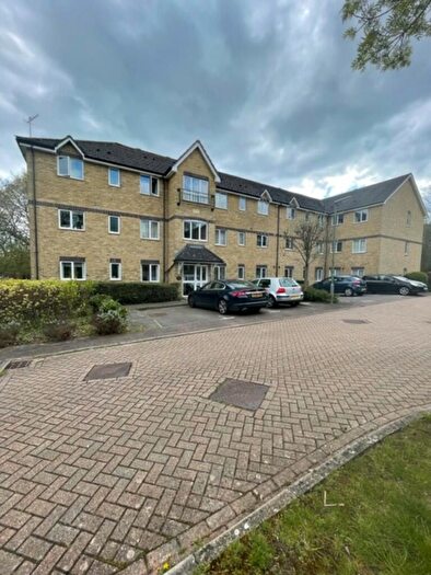 2 Bedroom Apartment To Rent In Westview Close, Redhill, RH1