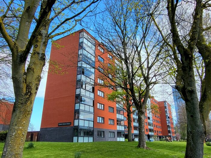 2 Bedroom Flat To Rent In Cannon Green Court, Salford, M3