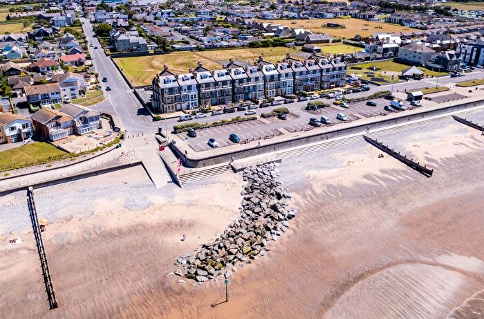 1 Bedroom Flat For Sale In Marine Parade, Tywyn, LL36