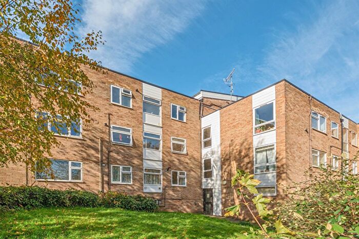 1 Bedroom Flat For Sale In Hilltop Road, Berkhamsted, HP4