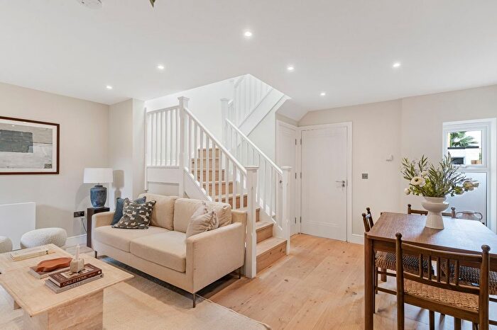 2 Bedroom Property To Rent In Brandlehow Road, East Putney, SW15