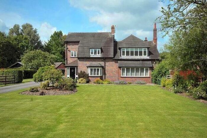 5 Bedroom Detached House To Rent In Twemlow Green, Holmes Chapel, Crewe, CW4