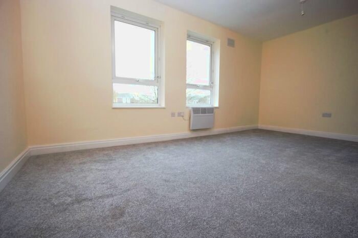 Property To Rent In St. Edmunds Close, Erith, DA18