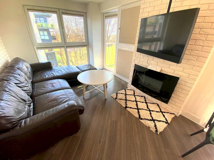 2 Bedroom Flat To Rent In Academy Way, Dagenham, RM8