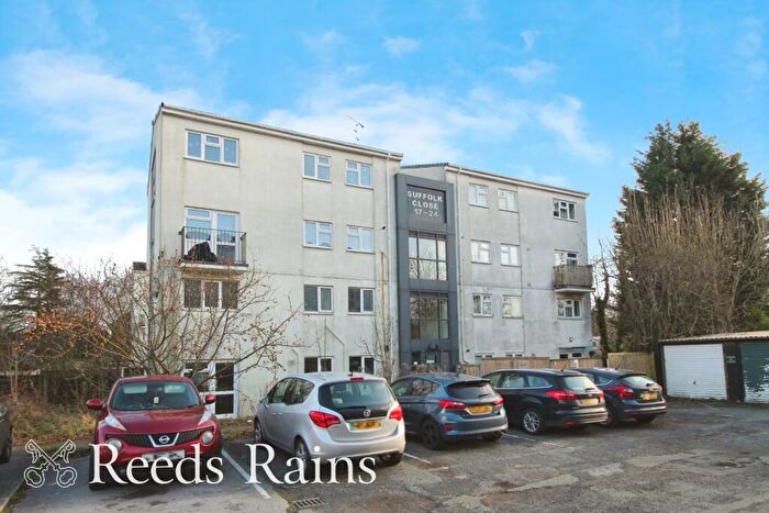 2 Bedroom Apartment For Sale In Suffolk Close, Macclesfield, Cheshire, SK10