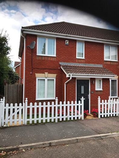 2 Bedroom End Of Terrace House To Rent In Burrows Chase, Waltham Abbey, EN9