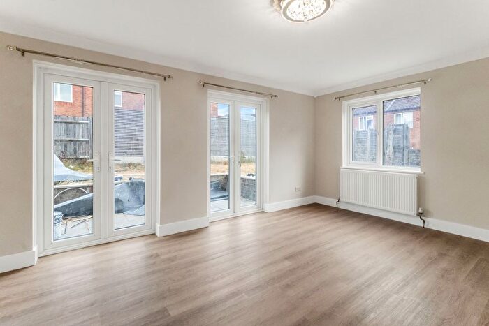 4 Bedroom Property To Rent In Innholder Court, Neath Hill, Milton Keynes, MK14
