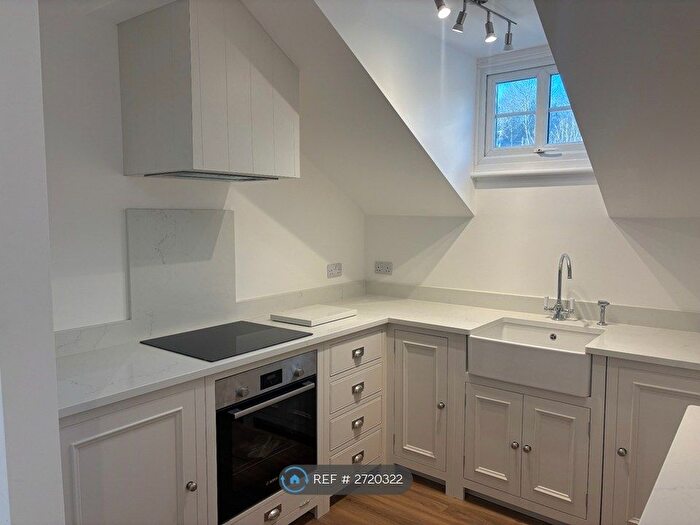 2 Bedroom Flat To Rent In South Road, Brighton, BN1