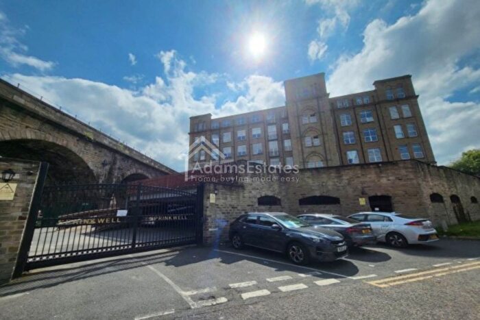 2 Bedroom Flat For Sale In Sprinkwell Mills, Dewsbury, WF13