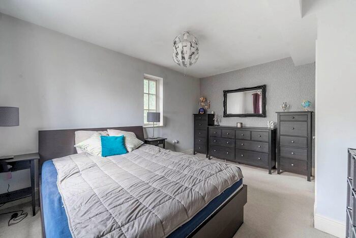 3 Bedroom End Of Terrace House To Rent In Roxeth Hill, Harrow On The Hill, Harrow, HA2