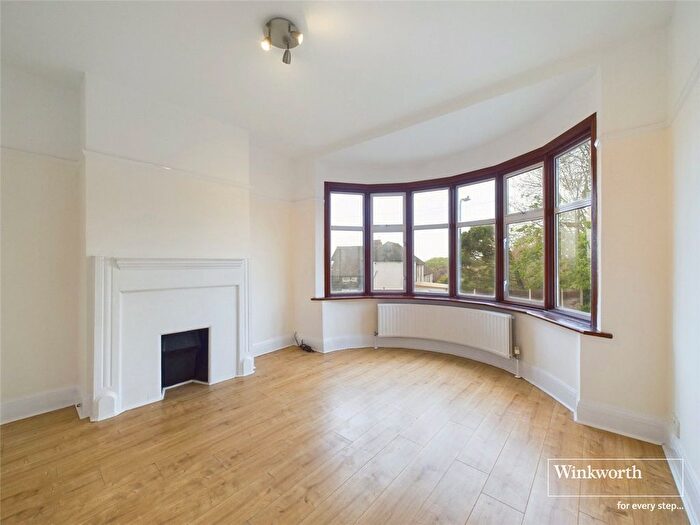 3 Bedroom Terraced House To Rent In Buck Lane, Kingsbury, London, NW9